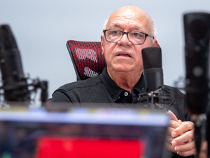 Former Kansas prison officials pressure governor to commute death sentences